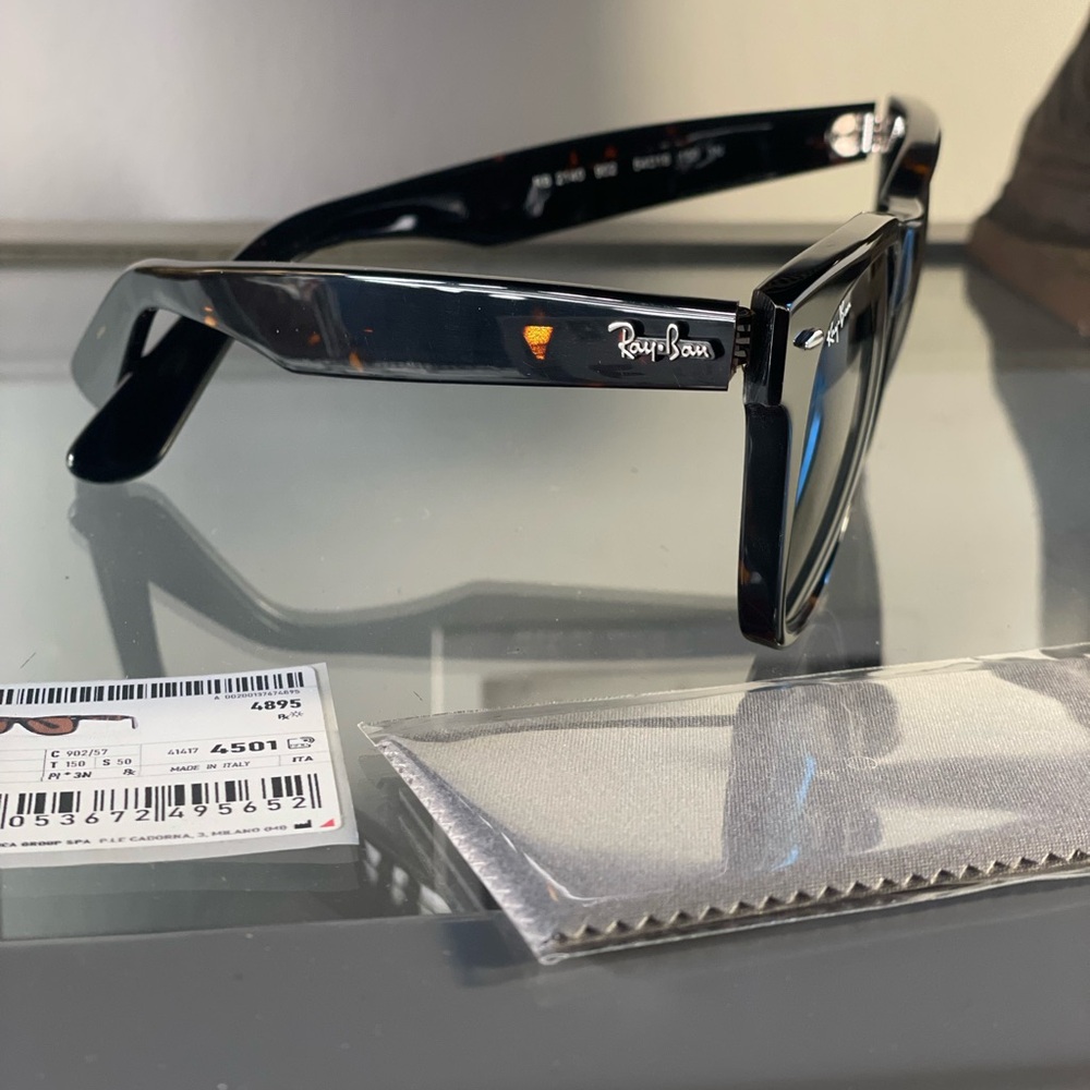 Ray-Ban Classic Tortoise Sunglasses - Picture 2 of 6